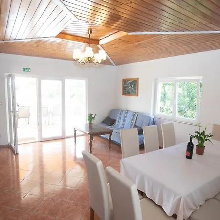 Adriana Вилла Selca (Brac)