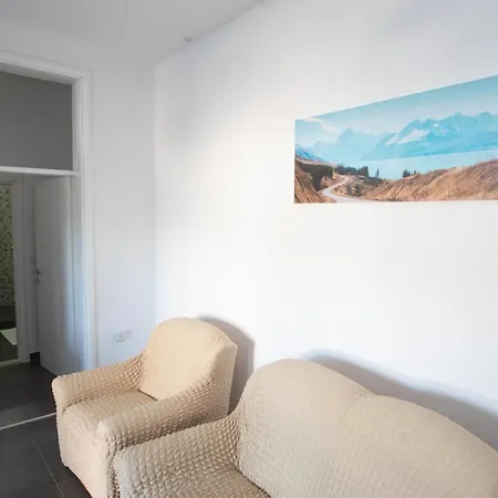 Adriana Вилла *